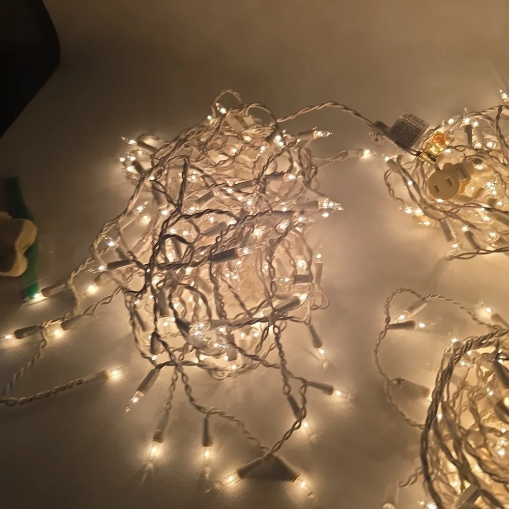 Vtg BRILLIANCE Icicle String Lights QTY 4 Strands Of 150 Bulbs Working 600 Light